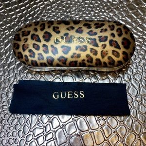 Guess leopard print sunglasses case new with cloth